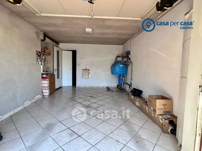 Garaaž - Detached House with Garden in Grignano Polesine