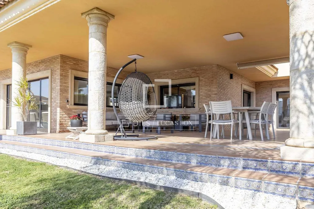 Terrass - Luxury House with Pool in San Antonio de Benagéber