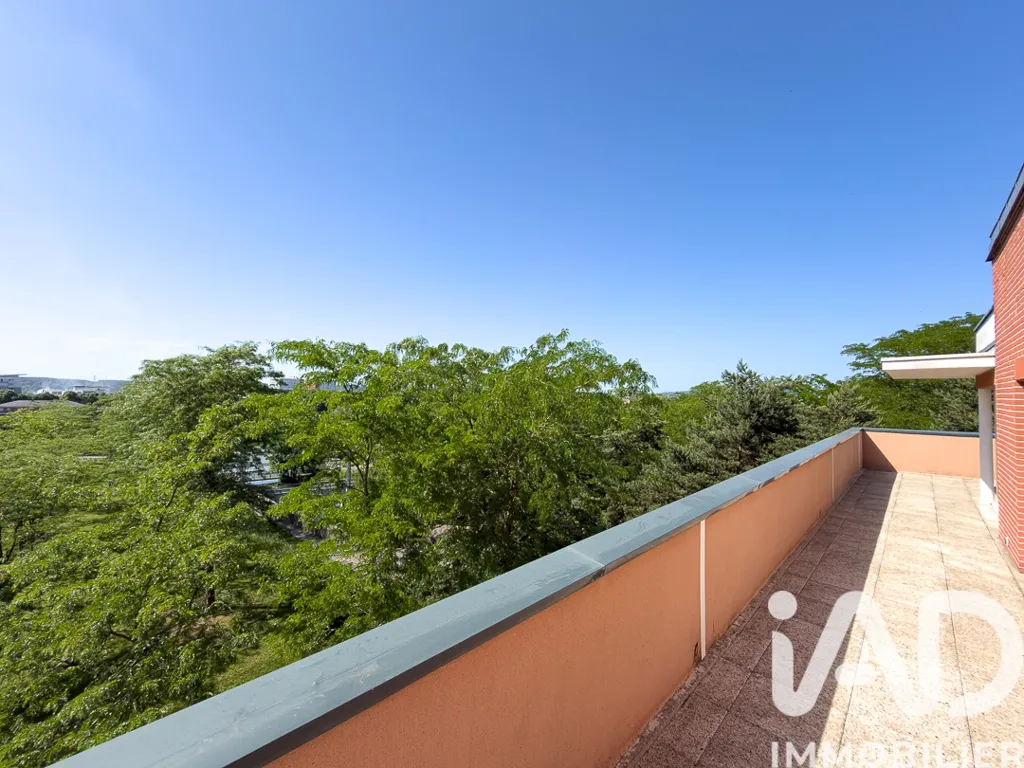 Balcone - 4-Piece Flat with West Terrace in Provinces Centre