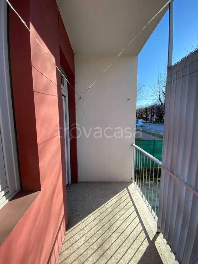Balcon - Rear-Facing Apartment with Balcony in Saluzzo