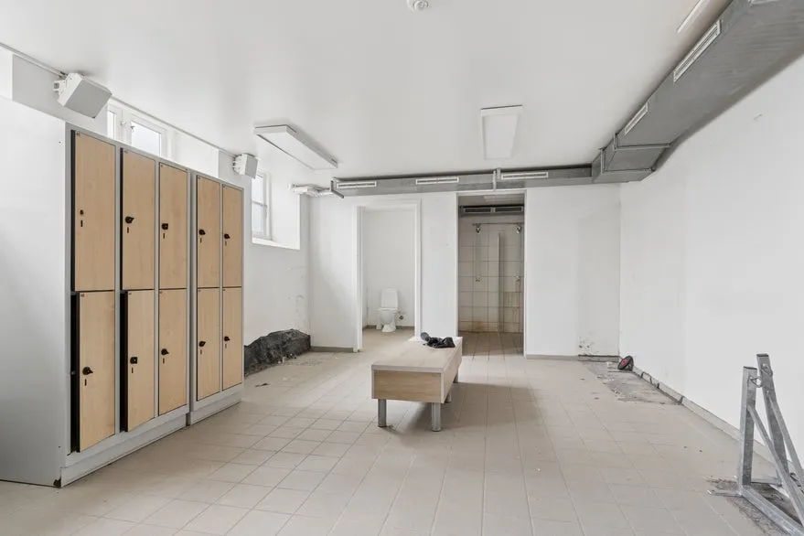 Pièces - Historic Business Property with Conversion Potential in Fredensborg