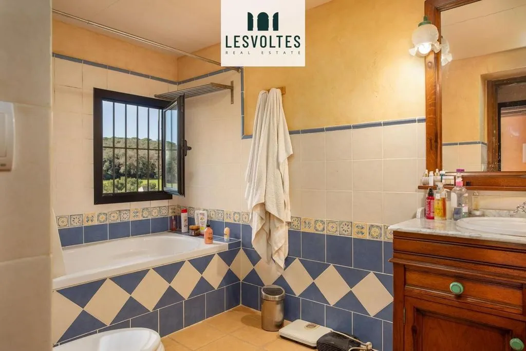 Bagni - Refurbished Farmhouse with Pool in Corçà