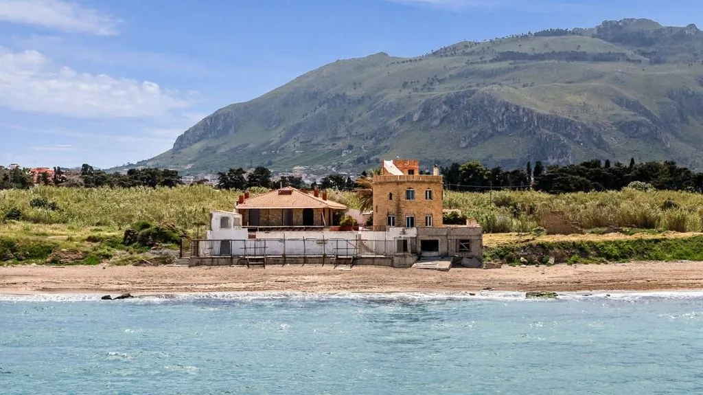 Extérieur - Beachfront Villa with Historic Character in Palermo