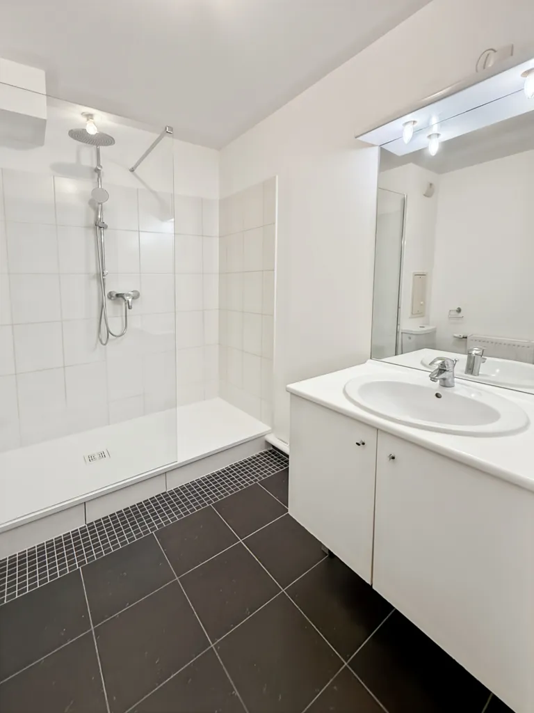 Vannitoad - Recent T2 Apartment with Garage near RER A Achères