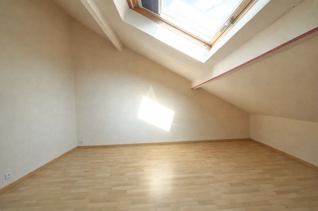 Toad - Duplex Flat with Mezzanine in Antony