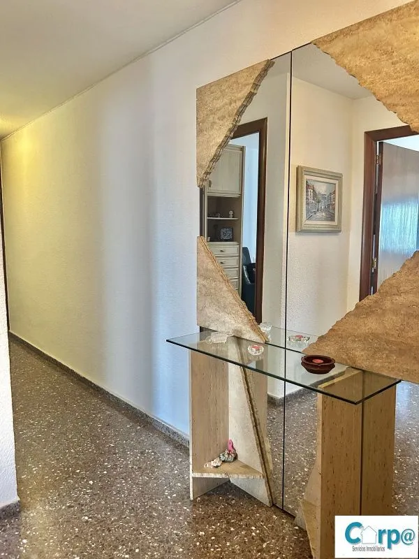 Esik - Apartment with Balcony in La Torre