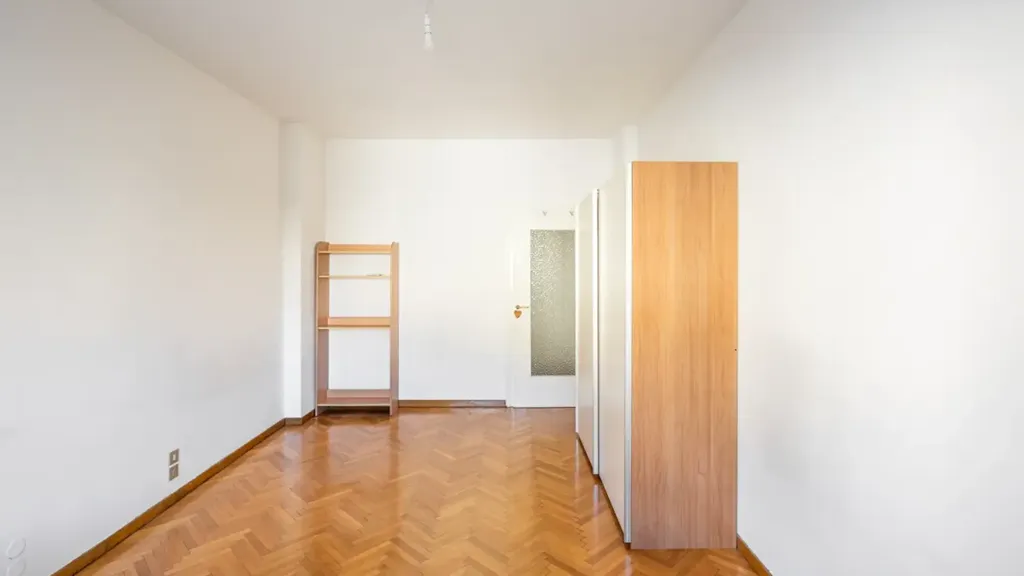 Pièces - Spacious 4-Bedroom Apartment with Balconies in Milan