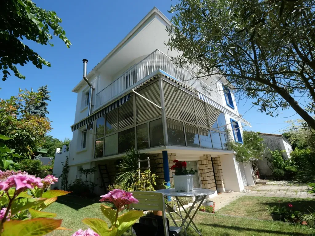 Esterno - 6-Piece Villa with Garden in Royan