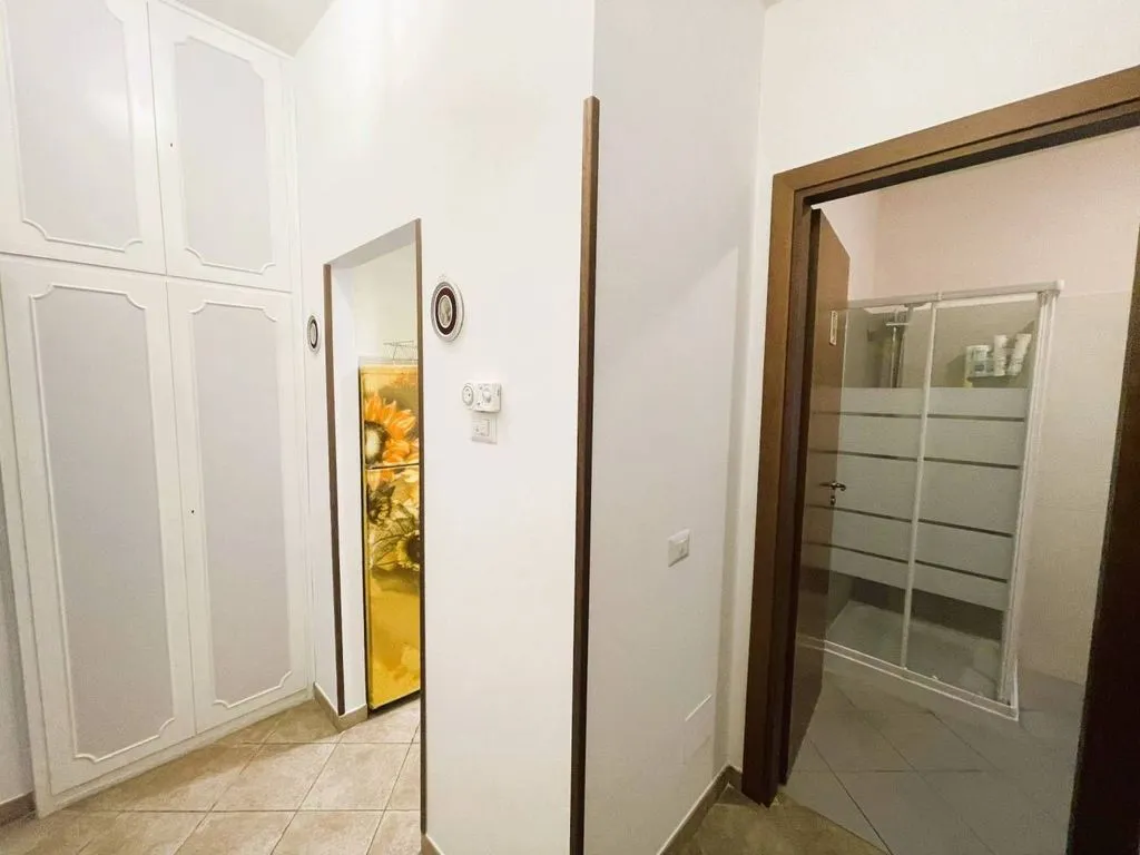 Esik - Luxury Flat with Balcony in Rome's Monti