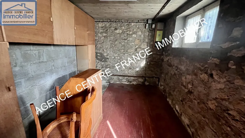 Pièces - Maison avec Jardin et Garage à Trouy Nord