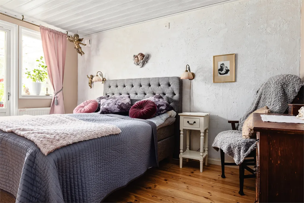 Magamistoad - Charming Cottage with Private Pier near Katrineholm