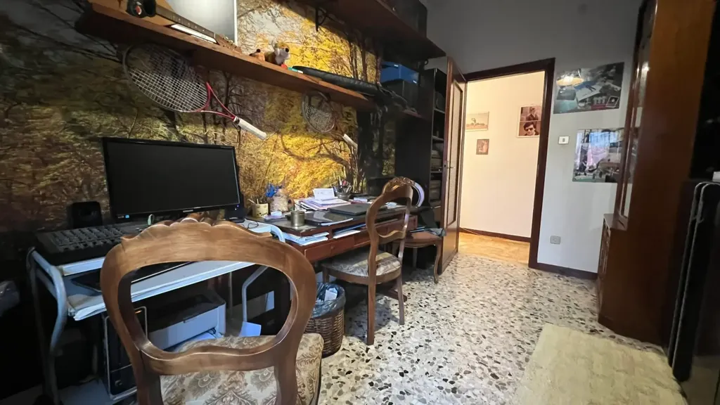 Bureau - Central Apartment with Terrace in Acqui Terme