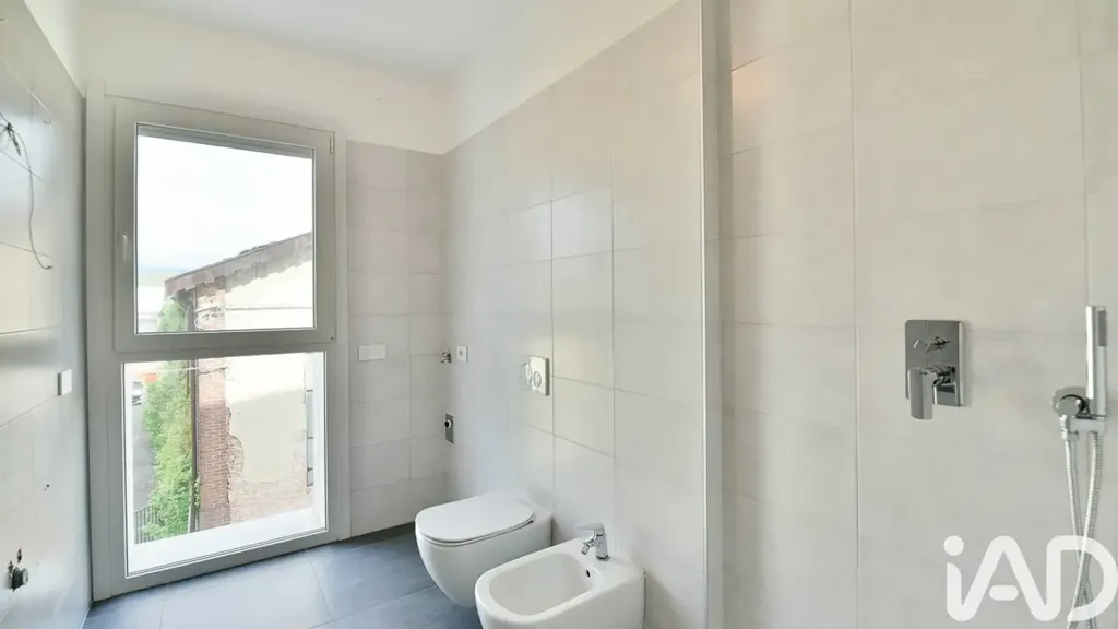 Vannitoad - Newly Built Apartment with Balcony in Cantù