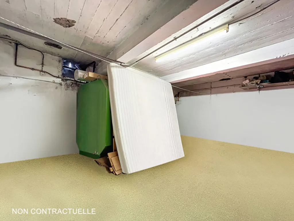 Garage - Maison 2 Façades avec Panneaux Solaires à Herstal