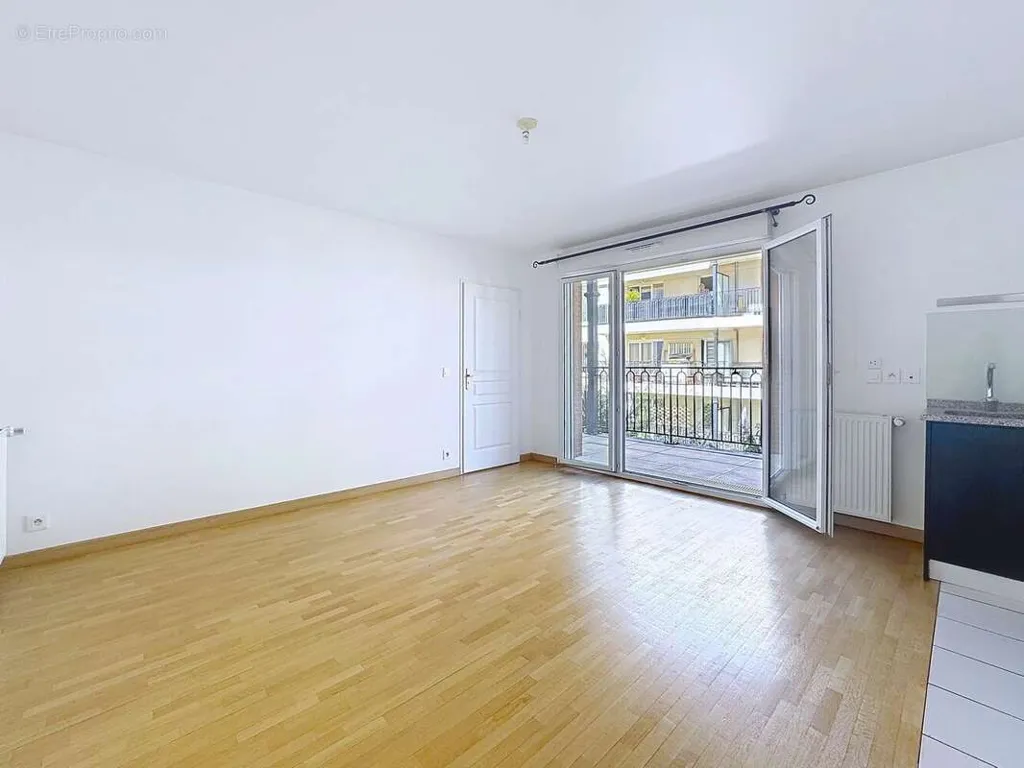 Séjour - Appartement F2 avec Balcon et Box au Centre-Ville
