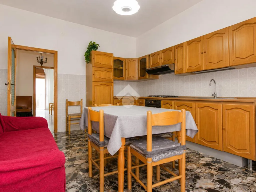 Salle à manger - 4-Bedroom Apartment with Garage in Lucera
