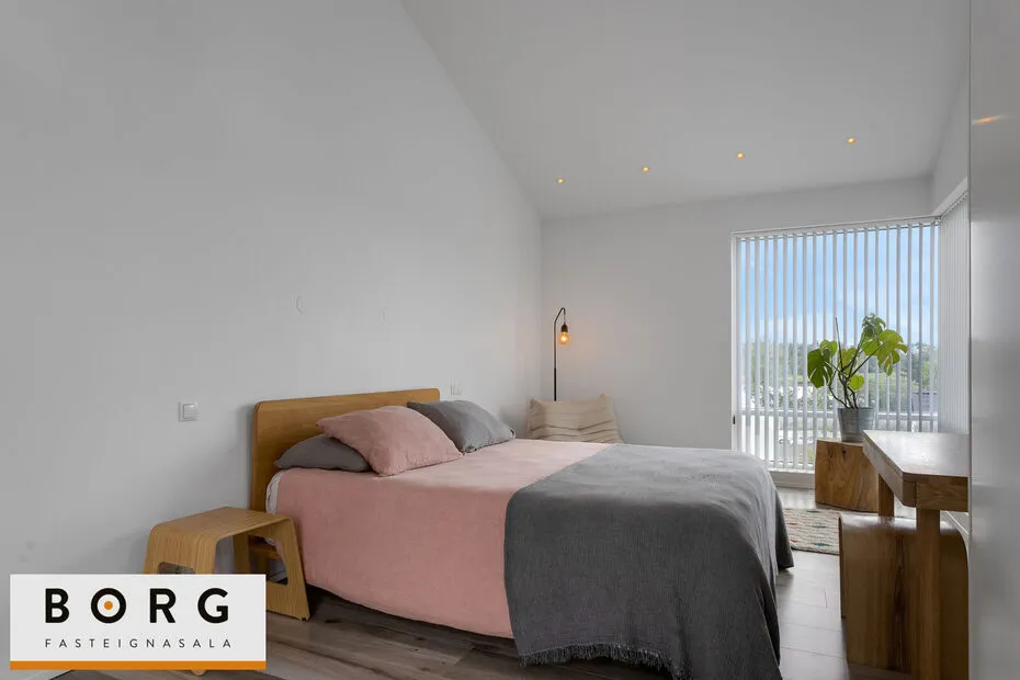 Chambres - Penthouse with Large Balcony in Kópavogur