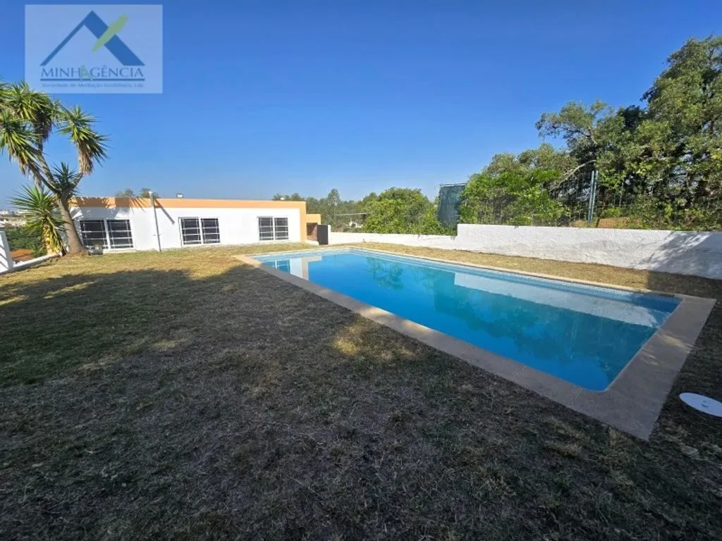 Bassein - Luxury Semidetached House with Pool in Setúbal