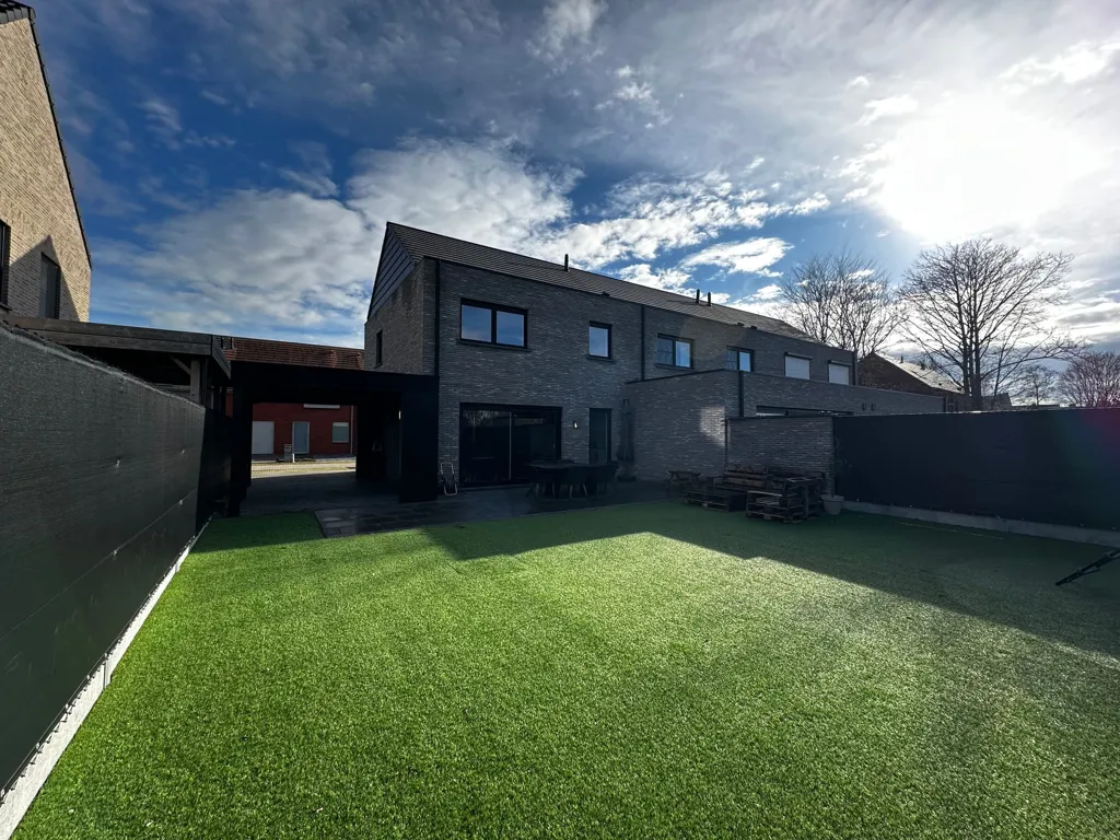 Aed - Modern House with Solar Panels in Eeklo