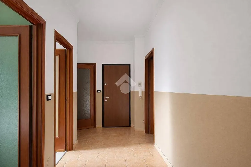 Entrée - Top-Floor Apartment with Balcony in Bra