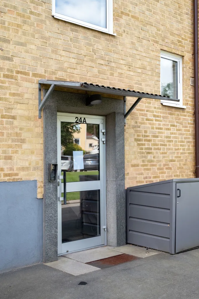 Entrée - Apartment with South-Facing Balcony in Borås