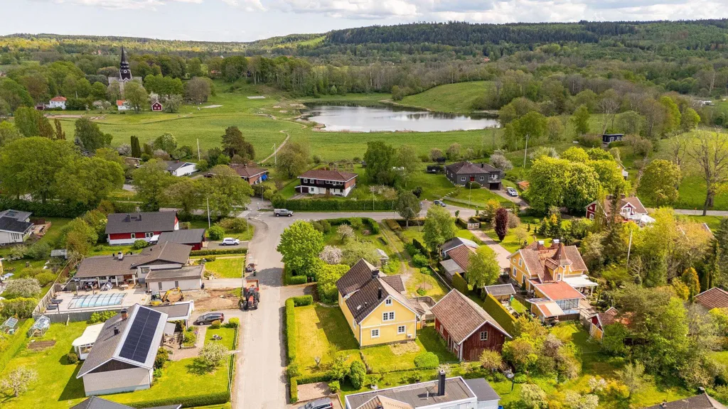 Õhuvaade - Family Villa with Workshop in Varnhem
