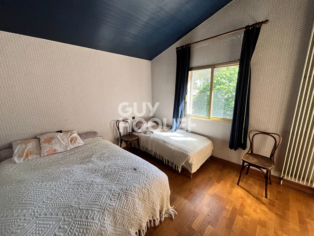 Magamistoad - Spacious House with Pool in Langlade