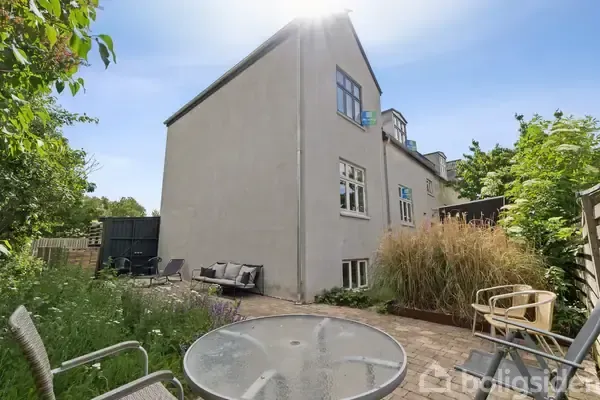 Jardin - Modernised Flat with Character in Copenhagen S