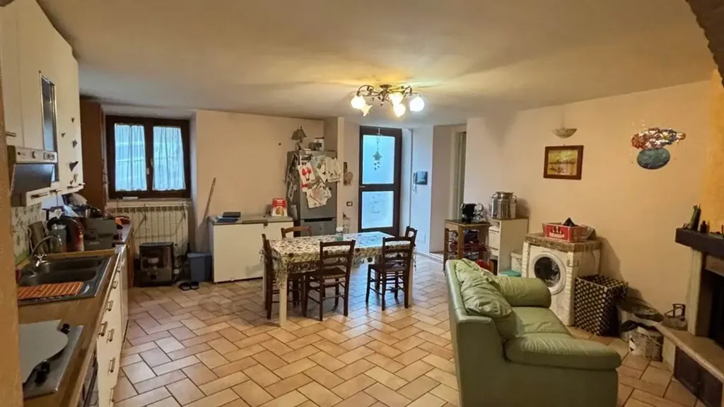 Salle à manger - Rustic Ground Floor Apartment with Private Garden in San Severino Marche