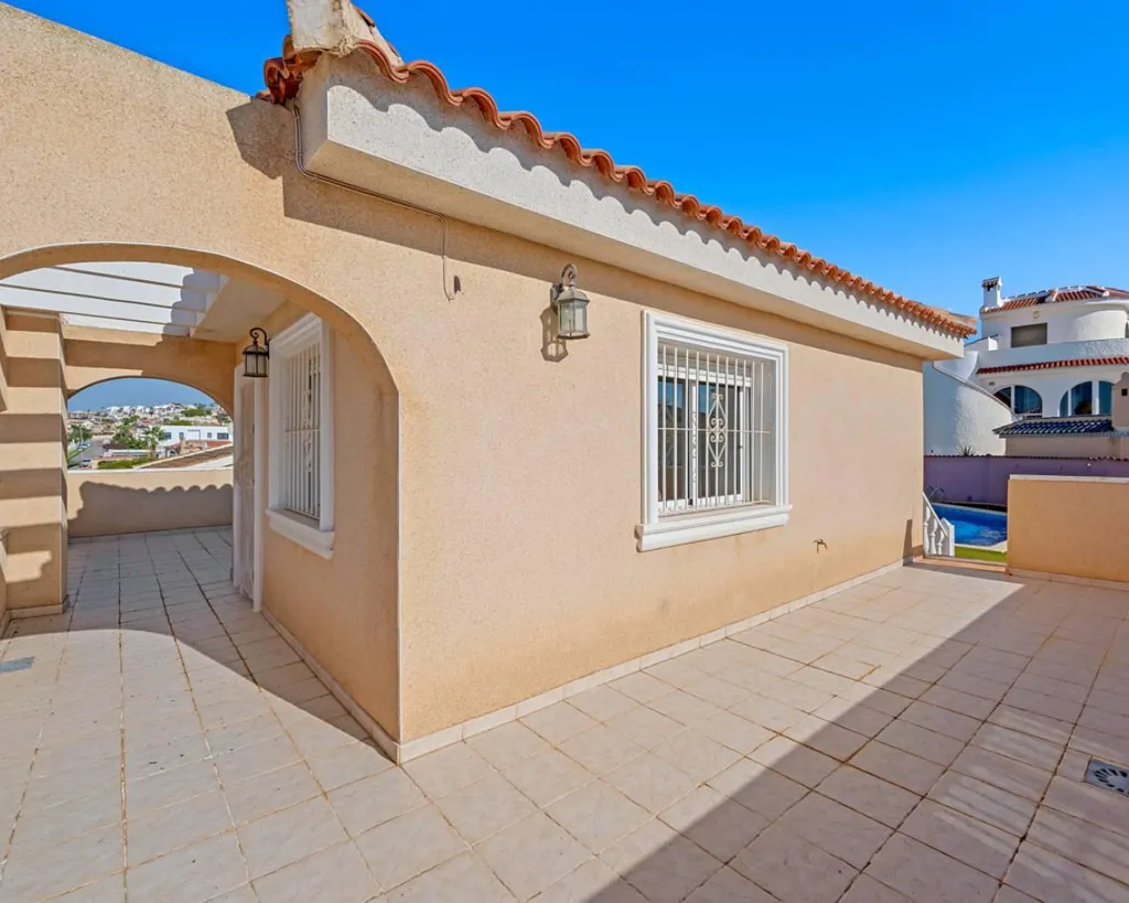 Terrass - Seven-Bedroom Villa with Pool in Ciudad Quesada