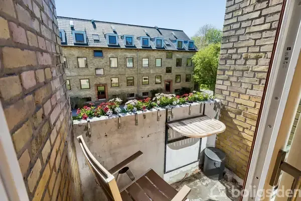 Balcone - Charming Flat with Balcony in Valby