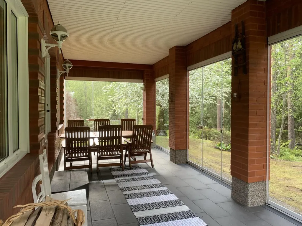 Terrass - Architectural Brick House with Sauna in Näsijärvi