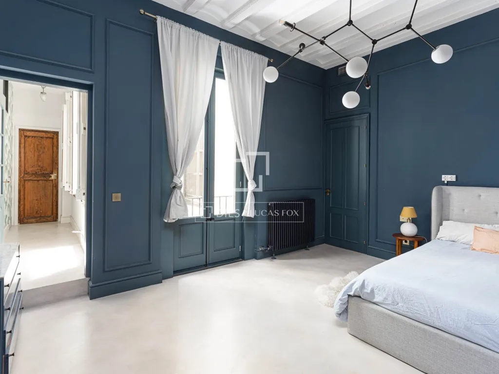 Chambres - Refurbished Apartment with Central Patio in Barcelona