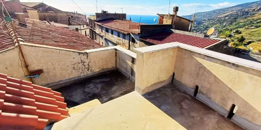 Multi-level Apartment with Sea View in Cetraro