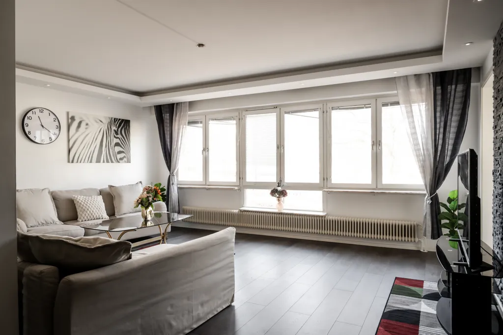 Séjour - Renovated Penthouse with Balcony in Borås