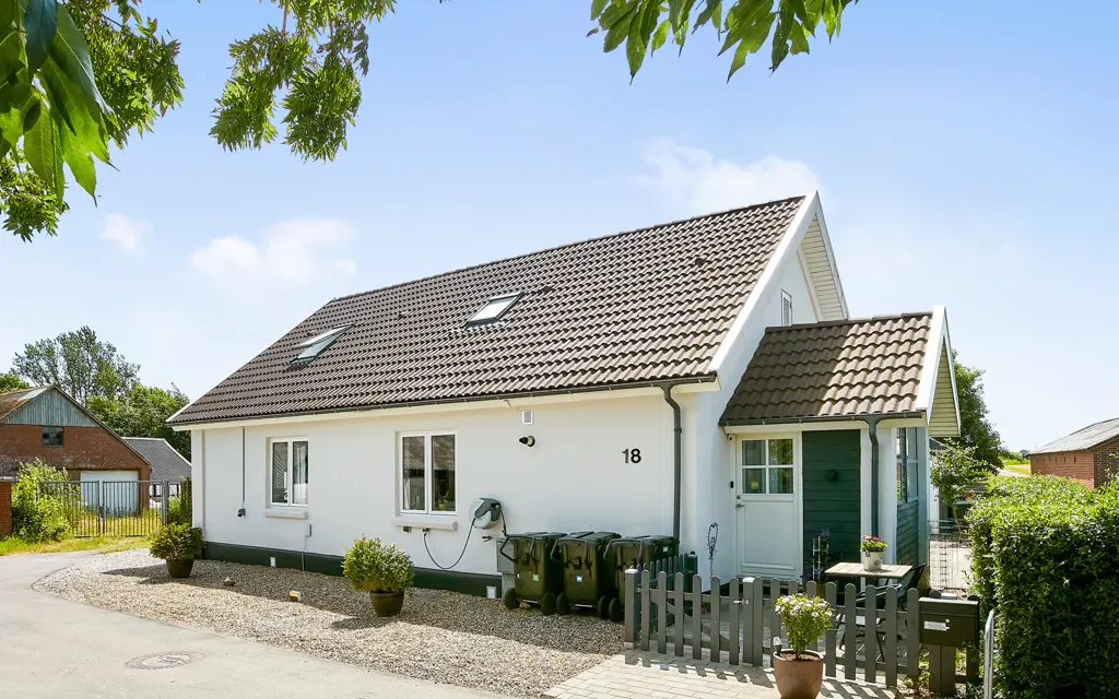 Esterno - Modernised Villa with Open Fields View near Hatting
