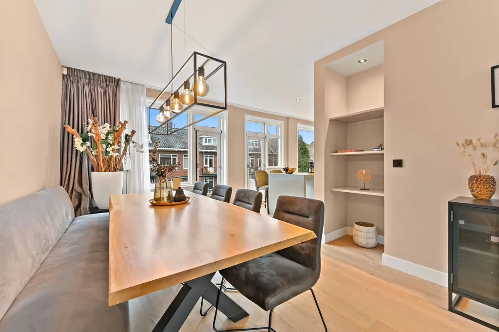 Salle à manger - Renovated Apartment with Balcony in Blijdorp