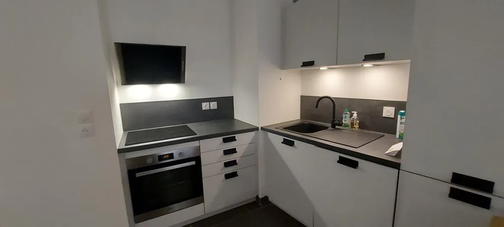 Köök - Spacious Apartment with Terraces in Nîmes Centre