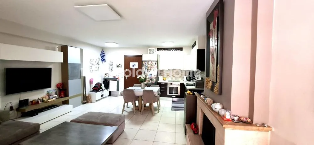 Soggiorno - Apartment with Balcony in Agios Dimitrios Centre