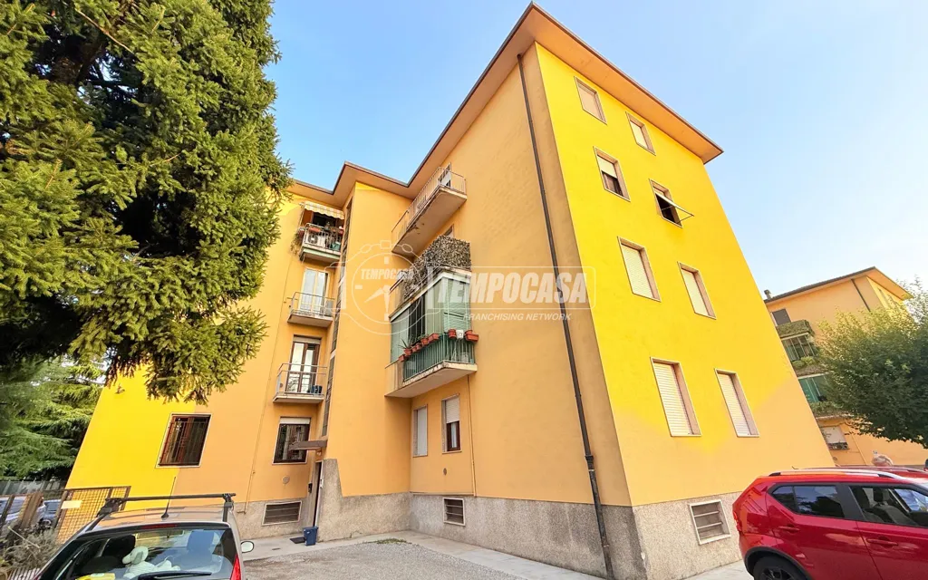 Välivaade - Spacious Trilocale with Terrace in Brescia