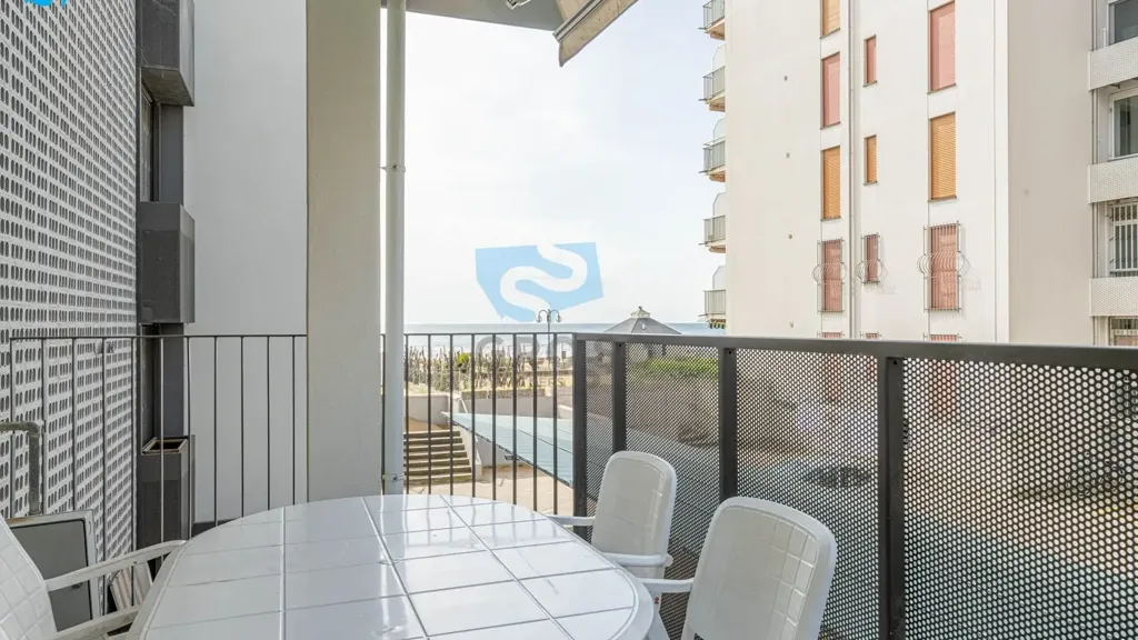 Balcon - Seafront Apartment with Private Beach in Jesolo