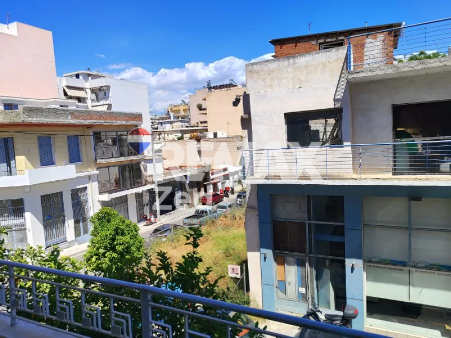 Rõdu - Apartment with Balcony in Piraeus, Tabouria