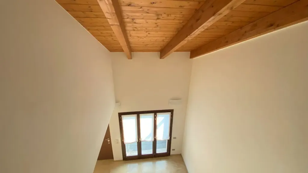 Pièces - Triplex in Villa with Terraces in Treviolo