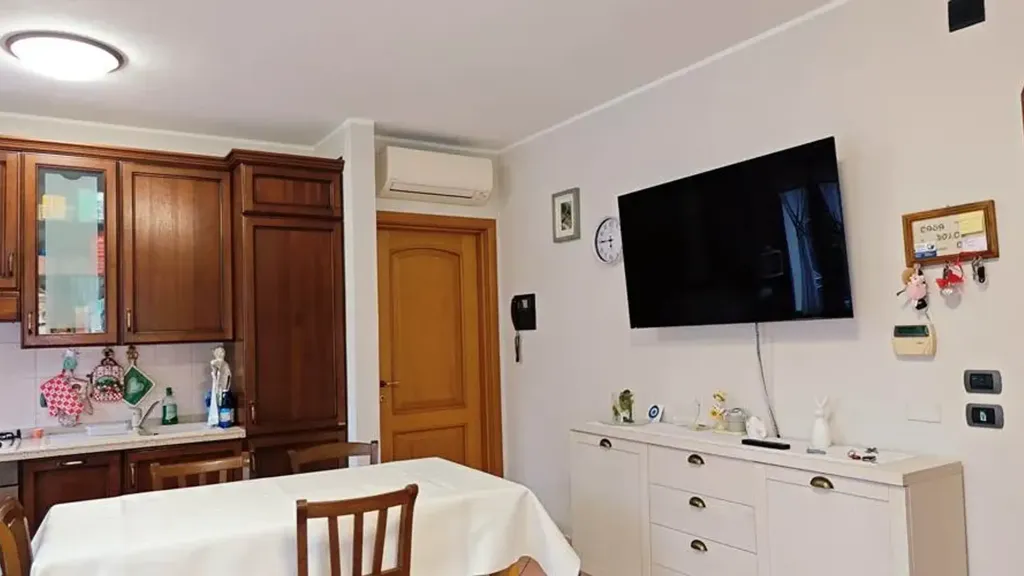 Dining Room - Villa with Pool and Garden in Correggio