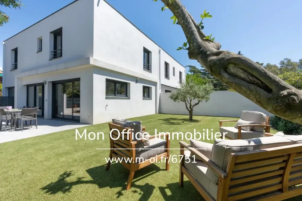 Jardin - Maison Contemporaine avec Jardin à Saint-Raphaël
