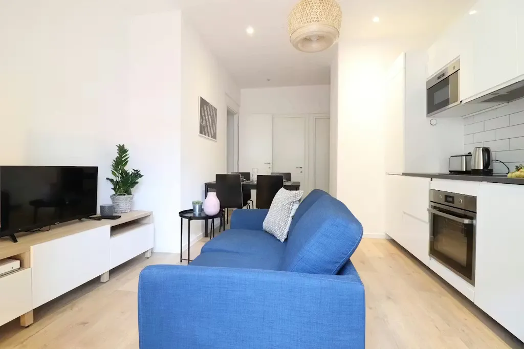 Elutuba - Furnished Apartment on Boulevard Risso, Nice