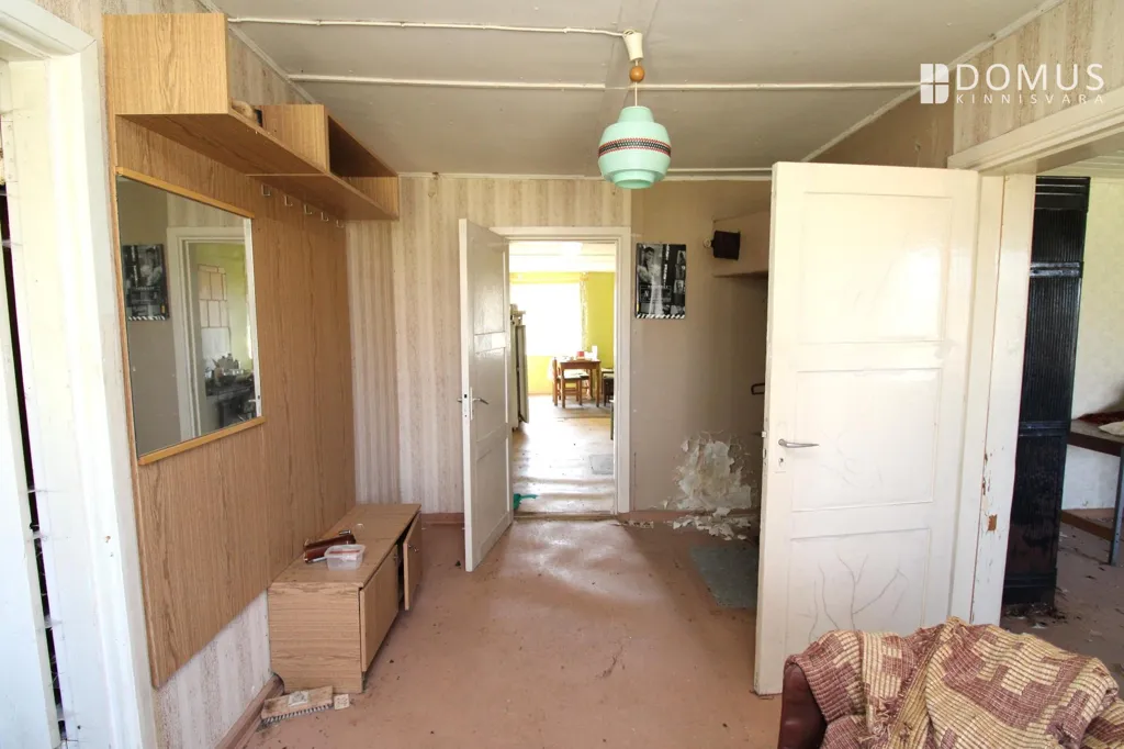 hallway_entrance