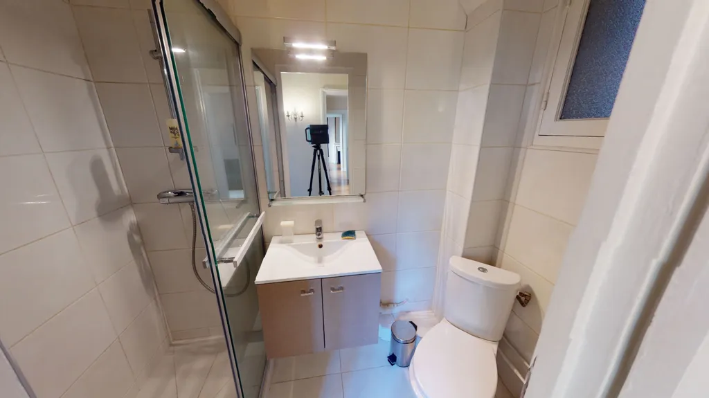 Salles de bain - Appartement Meublé 2 Pièces, Paris 18