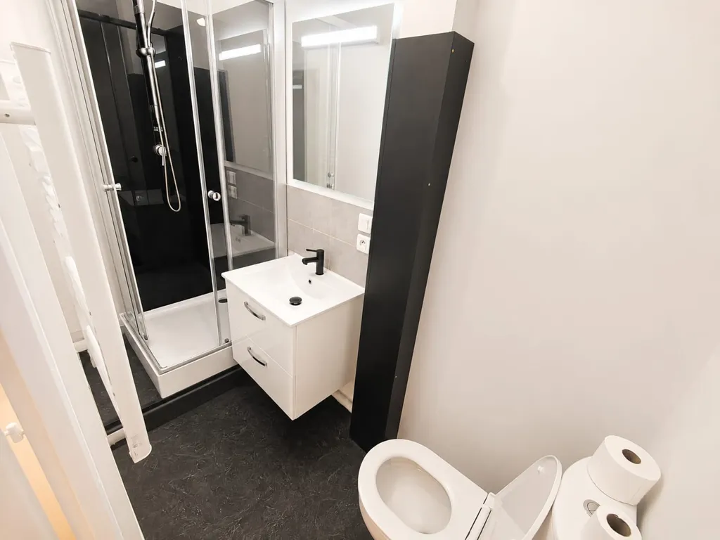 Salles de bain - Studio Meublé en Centre-ville de Troyes