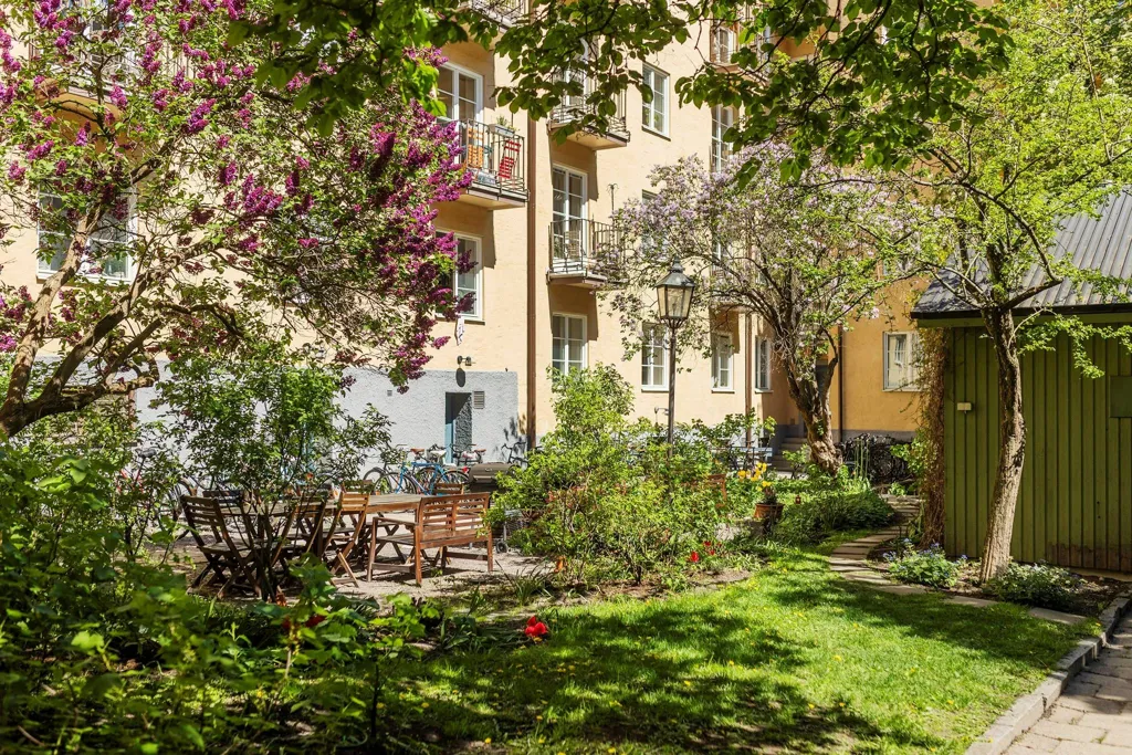 Aed - 1920s Flat with Balcony in Södermalm